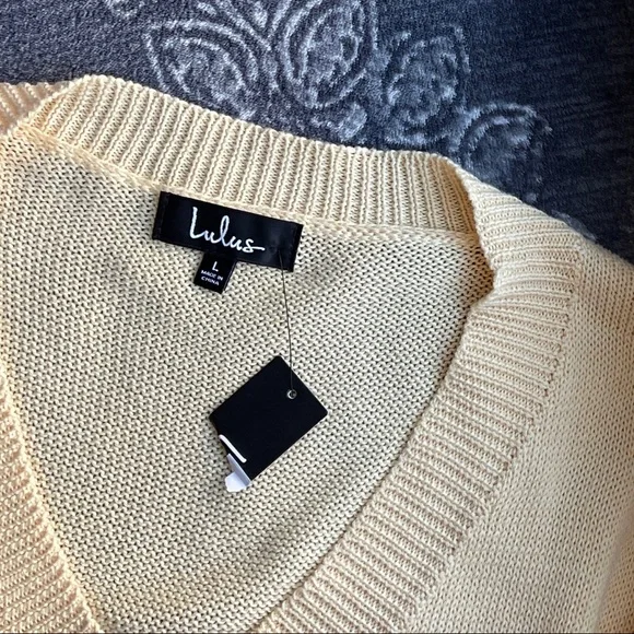 Lulus Just a Moment Light Yellow V-Neck Cropped Sweater Large - Picture 6 of 8